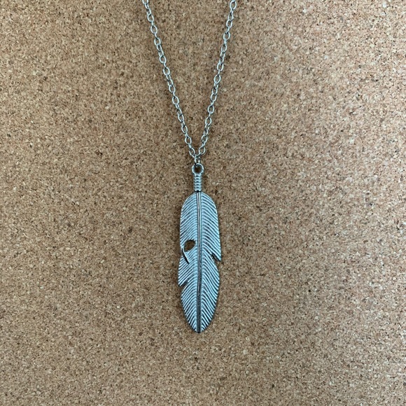 Brand new necklace-silver feather - Picture 2 of 3